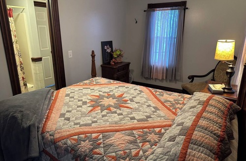 Gordonville House | Lancaster County Amish Farm Stay - Near Kitchen Kettle Village in Intercourse