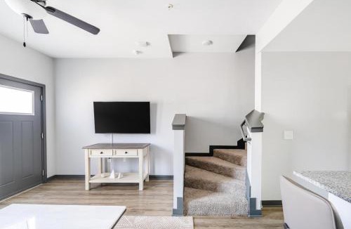 Northwest Pensacola Apartment | Landing Chic 3BD Game Room Yoga Studio