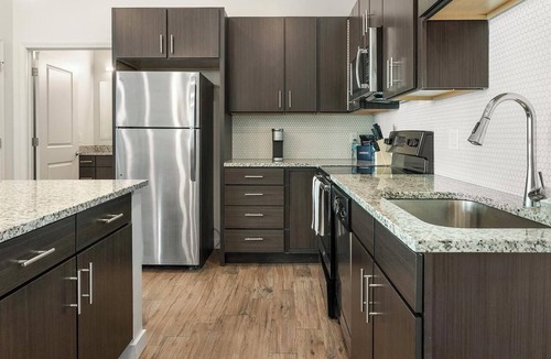 Tarpon Springs Apartment | Landing | Modern 2BD, Clubhouse