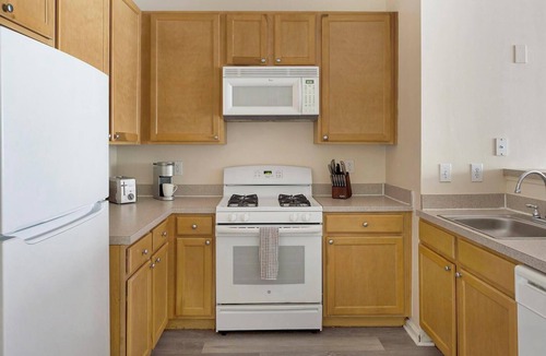 Norristown Apartment | Landing | Spectacular 2BD, Clubhouse, Gym