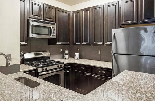 Norristown Apartment | Landing | Spectacular 2BD, Clubhouse, Gym