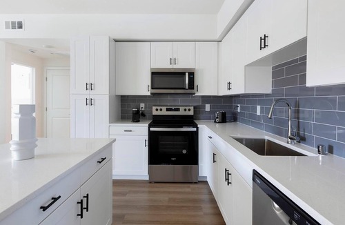 Townsite Apartment | Landing | Spectacular 1BD, Pool, Rooftop Lounge