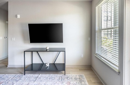 Pine Forest Apartment | Landing Stunning 1BD Gym Clubhouse
