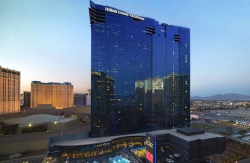 Las Vegas Condo | Las Vegas | Pool & Strip Access | 3BR