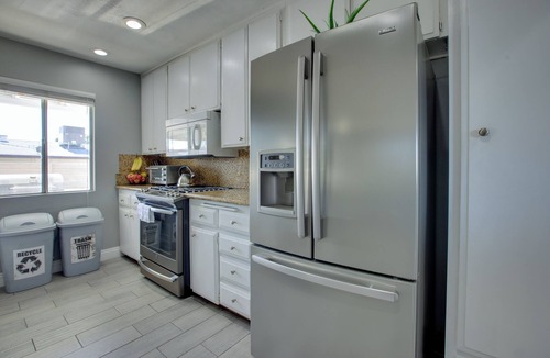 Las Vegas House | Las Vegas Retreat w/Yard < 5 Mi to Strip!