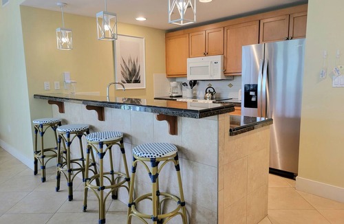 Baytowne Wharf Condo | Lasata 3401-3403 ~ "Suite Sunshine" is your next favorite place to stay!