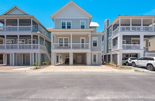 Navarre Beach House | “Latitude Adjustment “ Stunning Beach Home! Kayak/Paddleboard, Bikes, Pool