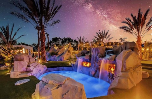 Indio House | Lazy River All Inclusive Theatre Arcade Pickleball