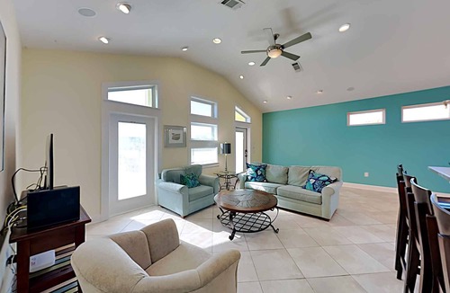 Toilla Segunda House | Lazy Urchin Seaclusion | Beach Access, Grill!