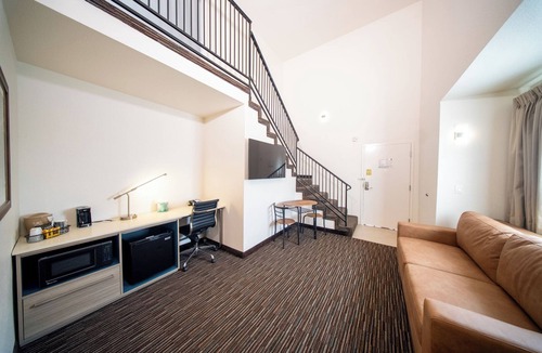 Tustin Hotel | Lemon Heights Inn