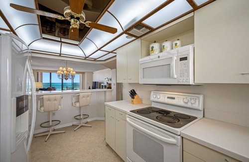Sand Key Condo | Lighthouse Towers 602 - 2Bed/2Bath Beachfront Condo with Pool in Clearwater Beach