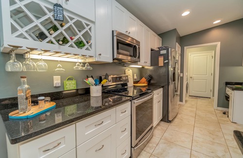 South Venice House | Located 6 miles from 4 major beaches & walking distance to Shamrock Nature Park