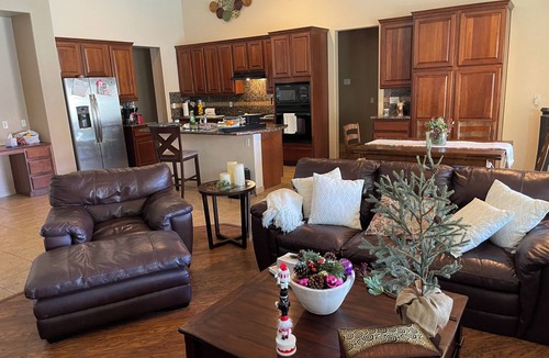 Monarch Estates House | Long-Stay Home w/Private Pool | 60-180 Nights | Corporate Ready | 3BR