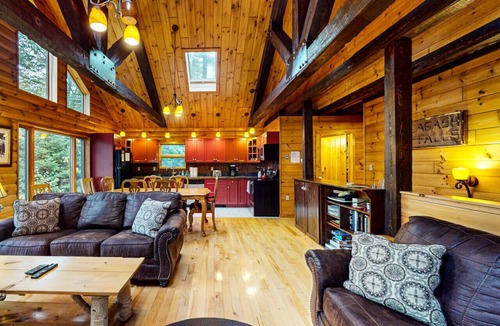 Greenville Cabin | Loon Lodge on Wilson Pond