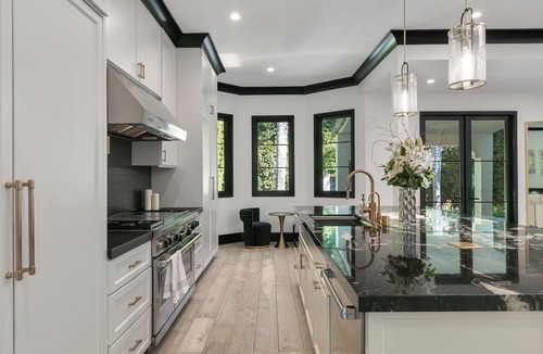 Melrose House | Los Angeles Sanctuary