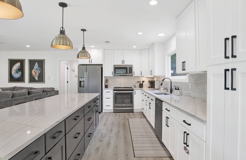 Foley House | Love Shack in Foley/Hot Tub/Modern Cozy