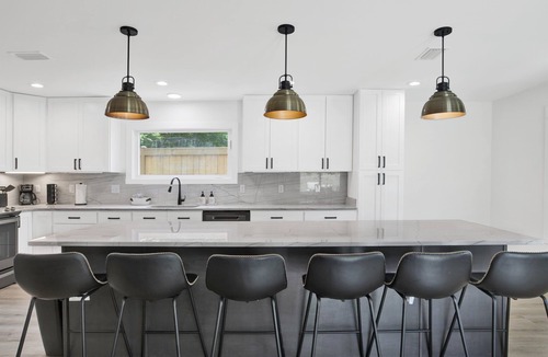 Foley House | Love Shack in Foley/Hot Tub/Modern Cozy
