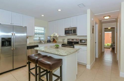 South Sarasota House | Lovely Cottage near the Beach and Downtown Sarasota