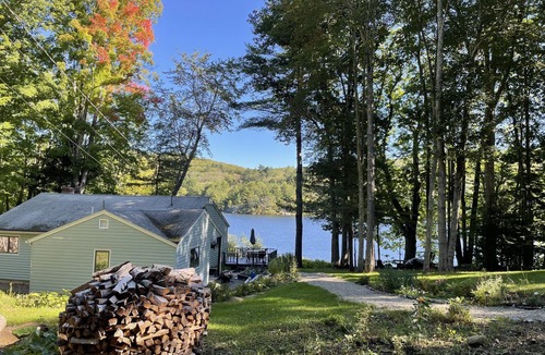 Camden House | Lovely Waterfront Cottage, Dog friendly, 4 miles from Town and Ocean