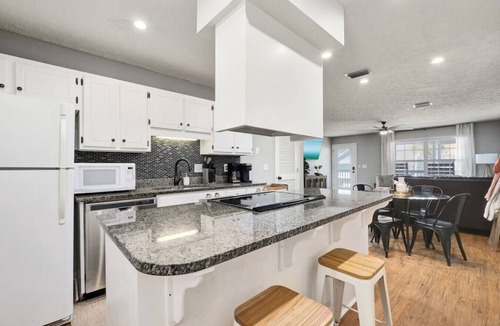 West Panama City Beach Condo | Low Rise Beach Access 5 min to Pier Park w/Pool
