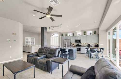 Silverado Ranch Apartment | Lux 3BR Oasis Near Strip w/Heated Pool & Jacuzzi!