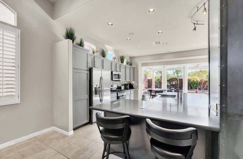 Silverado Ranch Apartment | Lux 3BR Oasis Near Strip w/Heated Pool & Jacuzzi!