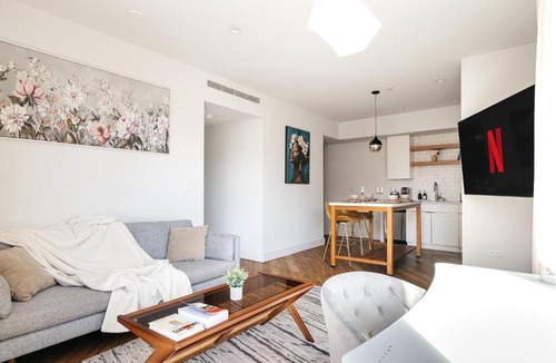 Wilshire Center Apartment | Lux Hotel style 2 bedroom apartment gym parking rooftop