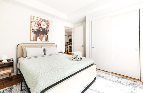 Wilshire Center Apartment | Lux Hotel Style 2 bedroom K Town with parking and GYM