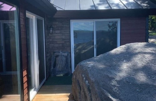 North Penobscot Cottage | Luxurious and very private lake front cottage