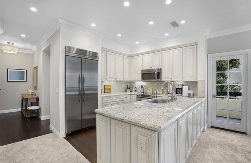 Mission Valley West Apartment | Luxurious 2 bedroom/2 full bath condo in Mission Valley West!t