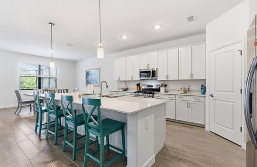 Braden River House | Luxurious 3 Bedroom House in Bradenton: Heated Pool, Hot Tub & Beach Access Near