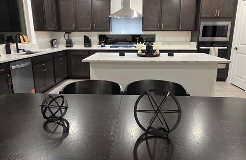 Enterprise House | luxurious 4-bedroom house in perfect Las Vegas with AC, 10 minutes to strip