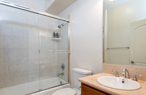 The Flats Apartment | Luxurious Apt: Your Private Gem in LA!