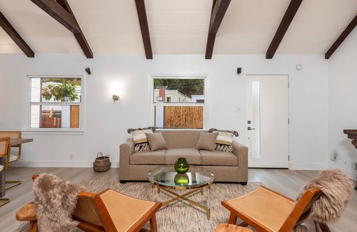 Beverly Hills House | Luxurious Bel Air Home w/ Jacuzzi! 2BR 2BA