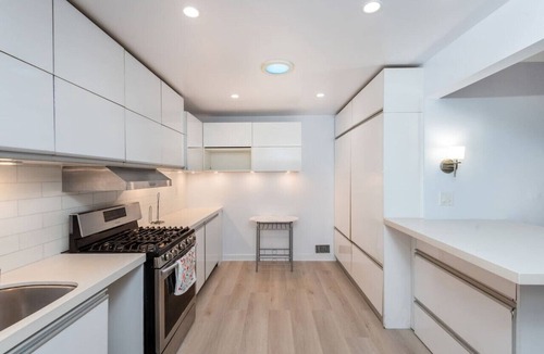 Beverly Hills House | Luxurious Bel Air Home w/Jacuzzi! 2BD 2BA