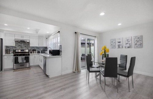 Orange House | Luxurious Family Home, Just 8 mins from Disneyland