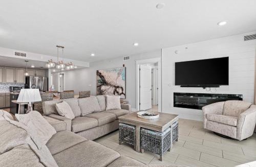 Fort Walton Beach House | Luxurious gulf-front condo with resort amenities - near entertainment