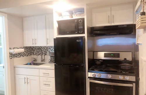Sherman Oaks House | Luxurious Private Guesthouse in Sherman Oaks