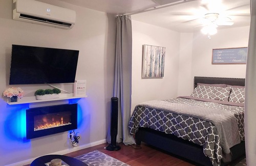 Sherman Oaks House | Luxurious Private Guesthouse in Sherman Oaks