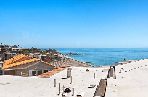 Laguna Beach House | Luxurious Seaside Escape-85 Steps to the Beach-Panoramic Ocean Views