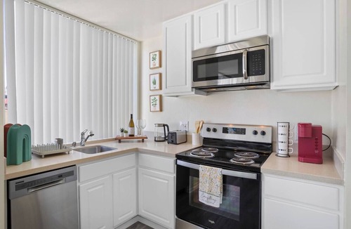 Downtown Apartment | Luxurious & Spacious 1Bed 1Bath Apt In Santa Monica