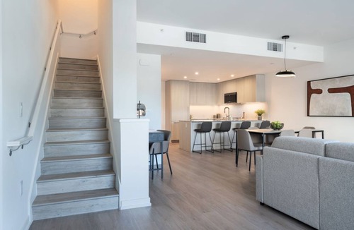 Hollywood Condo | Luxurious Urban Oasis in Hollywood – Resort-Style Amenities & Stunning Views
