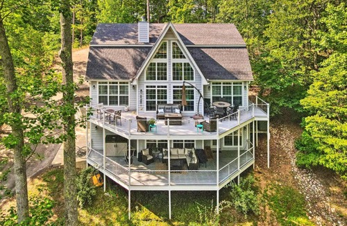 Iuka House | Luxurious Waterfront Home on Pickwick Lake!