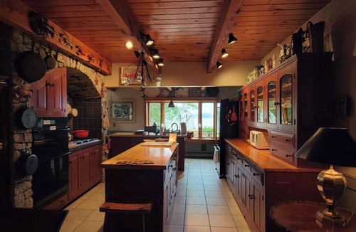 Trevett House | Luxurious Waterfront Retreat: Historic Charm & Breathtaking Scenery at Tidewatch