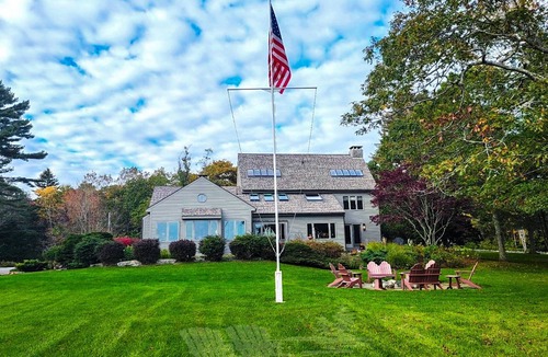 Trevett House | Luxurious Waterfront Retreat: Historic Charm & Breathtaking Scenery at Tidewatch