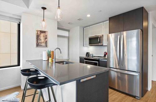 Shawmut Apartment | Luxury 2BR Apt in Boston: Pool, Gym