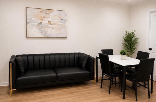 Fairfax District House | Luxury 2BR Guesthouse Near The Grove