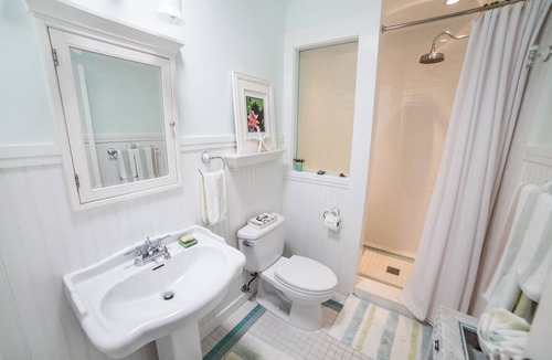 Ocean Park Bed & Breakfast | Luxury 4-Bedroom, 4-Bath Family Vacation Home on Ocean Ave., Pacific Ocean view