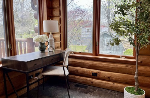 Goreville Cabin | Luxury Log Cabin w/Beach & Dock Sleeps 12