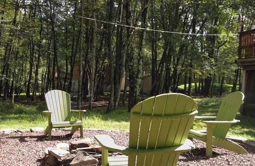 Albrightsville Ski Chalet | Luxury Poconos Chalet - Hot Tub, Fire Pit, Wineries , Breweries & Pet-Friendly!